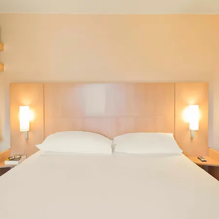 Ibis Centre Gare Отель 3*