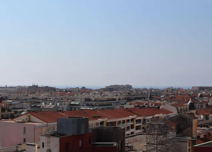 Ibis Centre Gare Hotel 3*