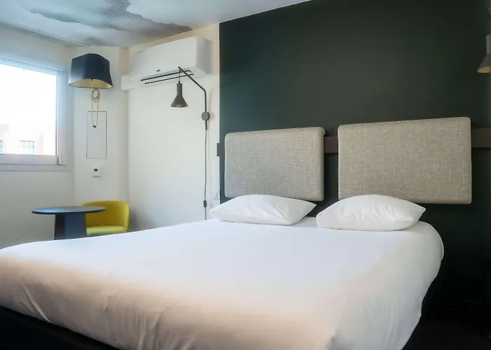 Ibis Centre Gare Hotel 3*