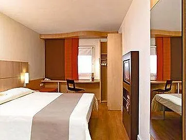 Hotel Ibis Centre Gare 3*