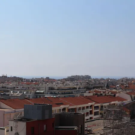 Ibis Centre Gare Hotel 3*