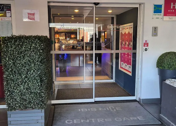 Ibis Centre Gare Hotel 3*