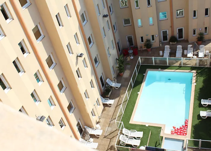 Ibis Centre Gare Hotel 3*