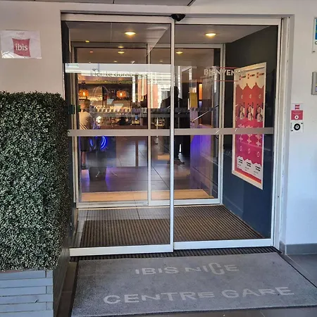 Ibis Centre Gare Hotel 3*